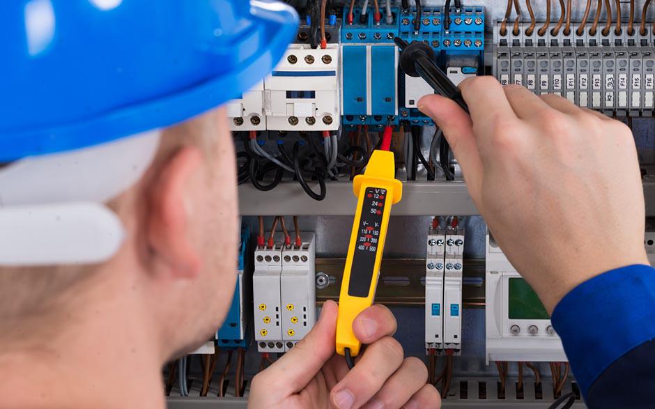 cherche électricien Paris 10